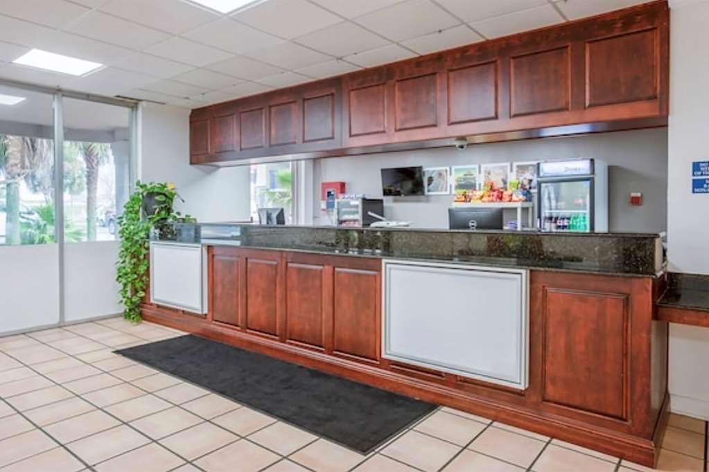 Travelodge By Wyndham Baton Rouge East מראה פנימי תמונה